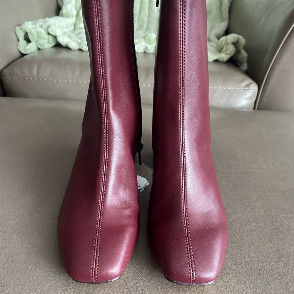 Time and Tru Burgundy Heeled Boots - Picture 3 of 5